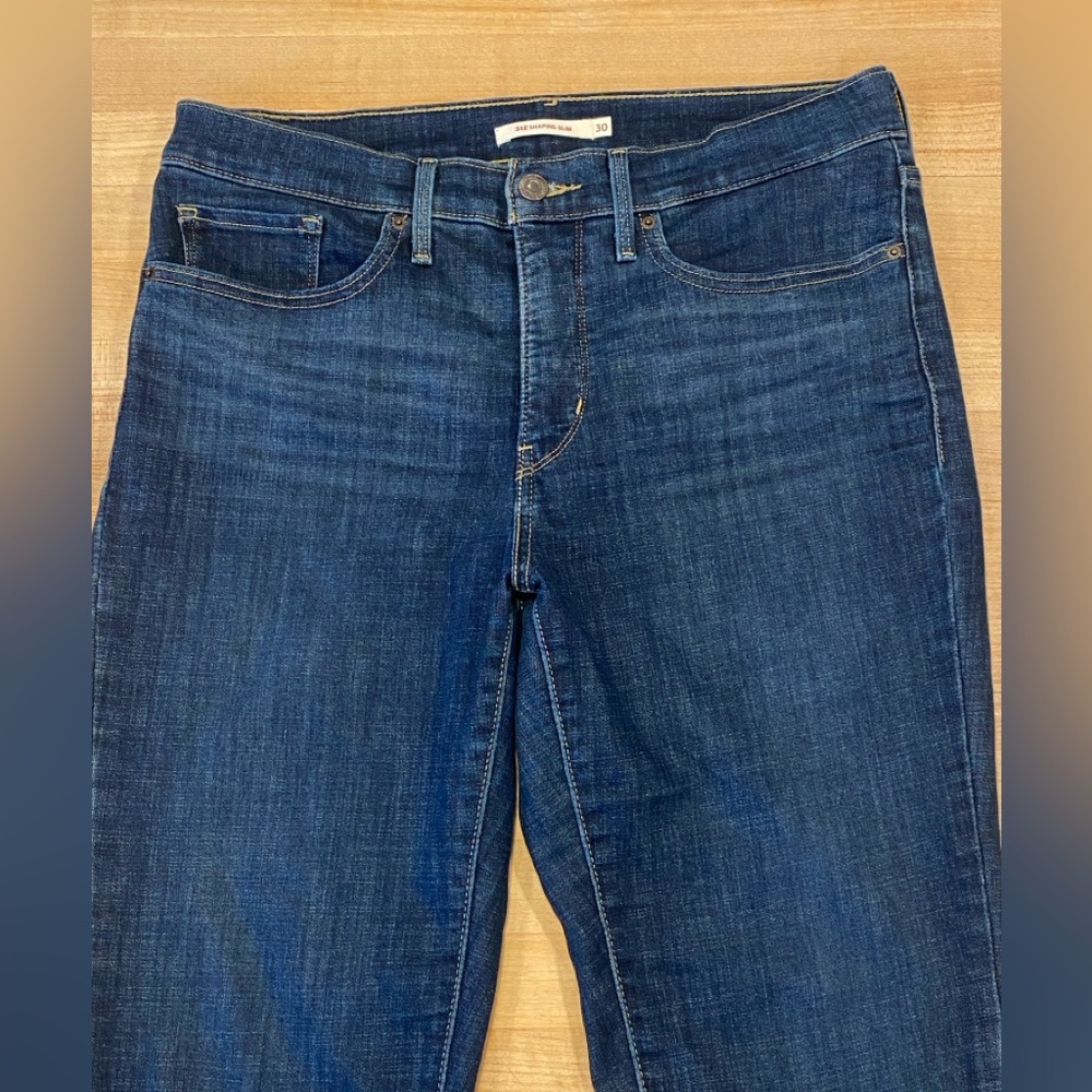 Levi’s 312 Slim Shaping Slim in Darkest Sky-Dark Wash